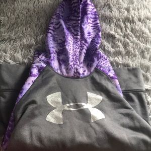 Under armour sweatshirt